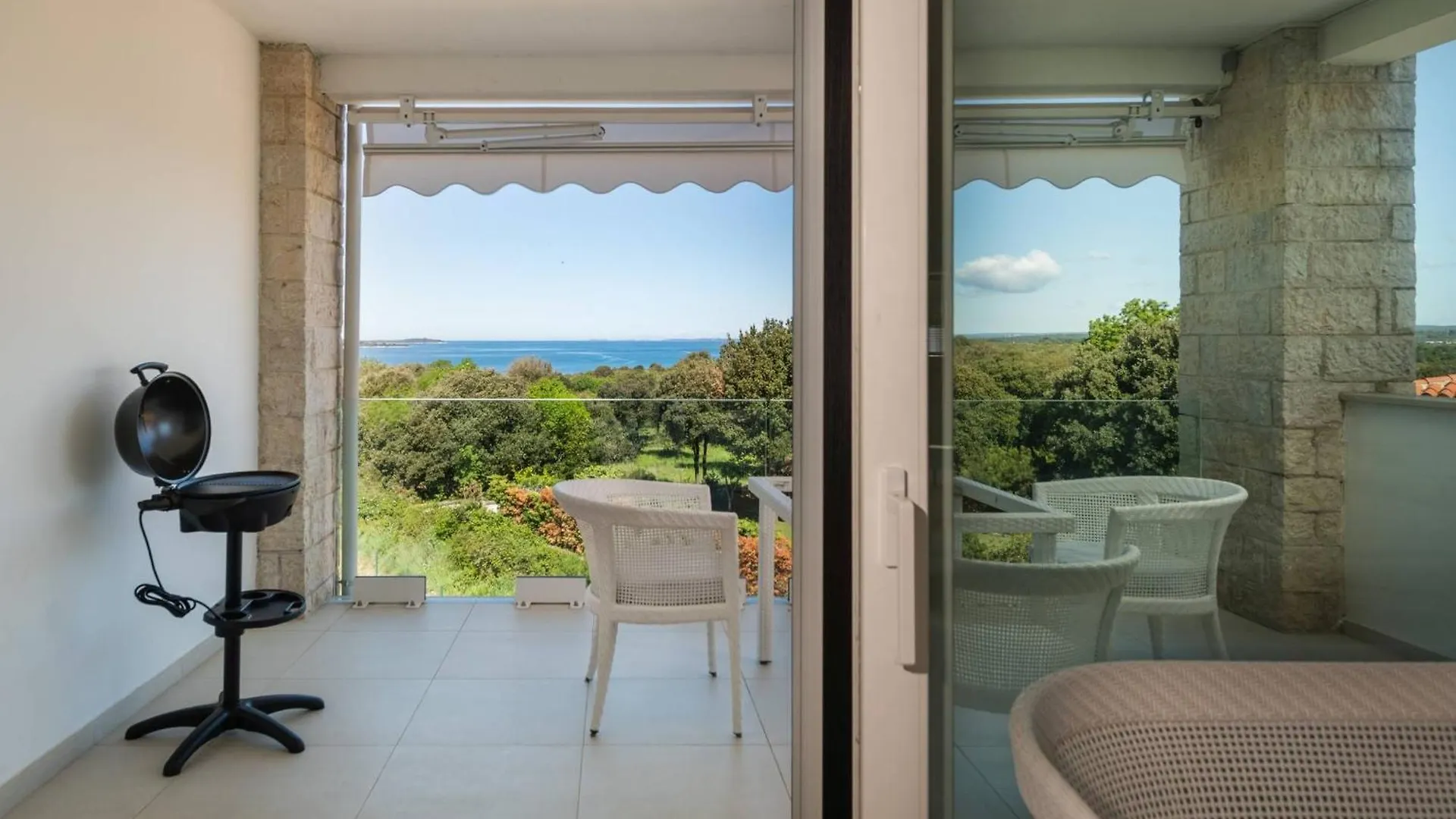 Dream Lounge Mit Meerblick Pula 0*,  Croatia