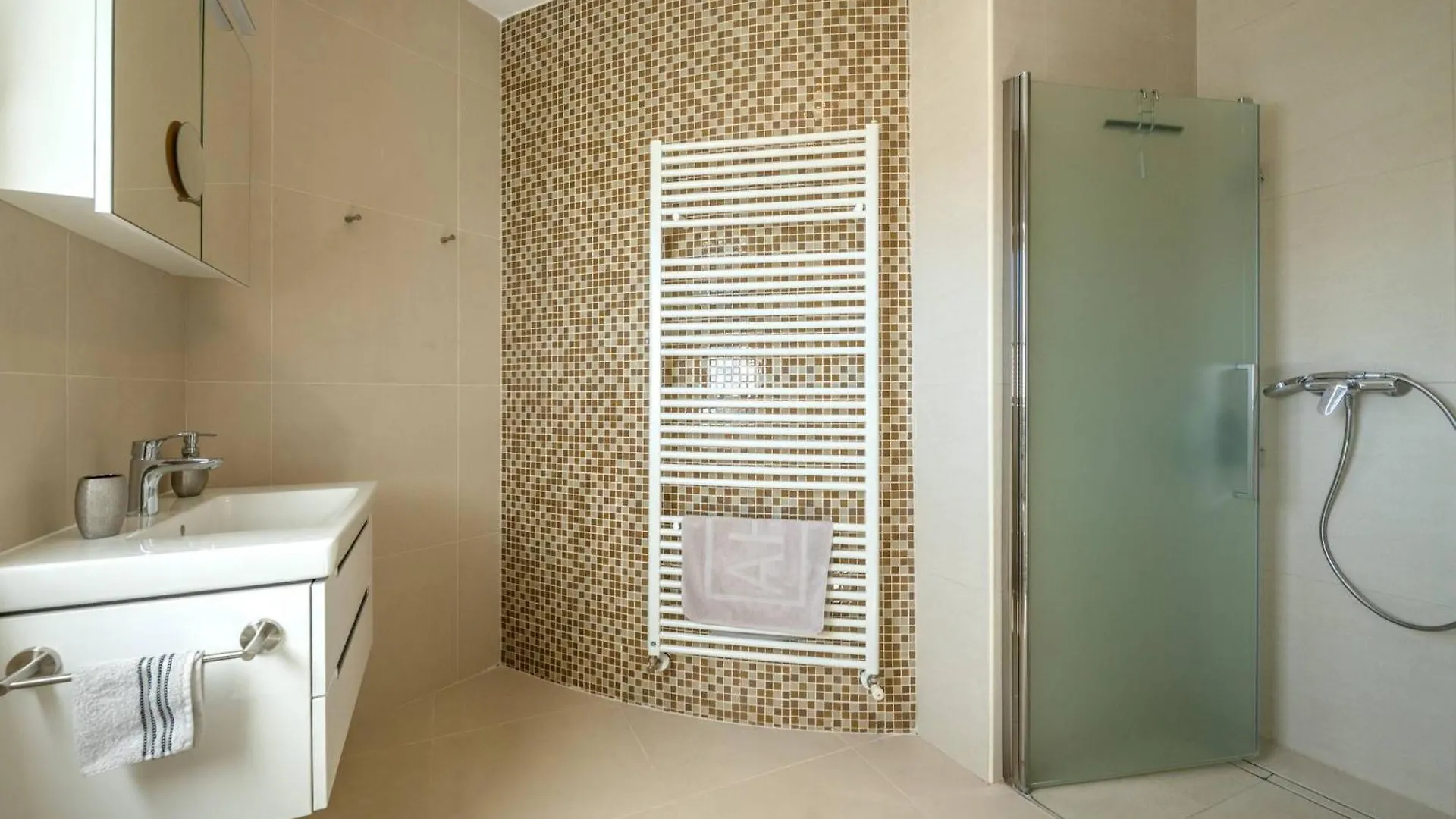 Dream Lounge Mit Meerblick Pula Apartment