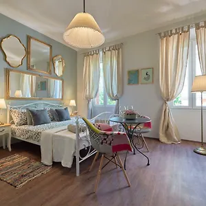 Апартаменты Old Romanitic 1 With Free Private Parking, Пула